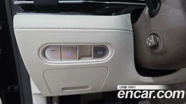 Genesis G90 2022 — Photo 26/39