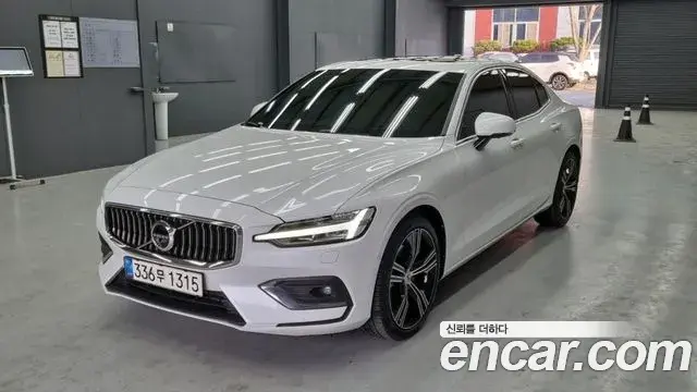 Volvo S60 2021 — Фото 18/18