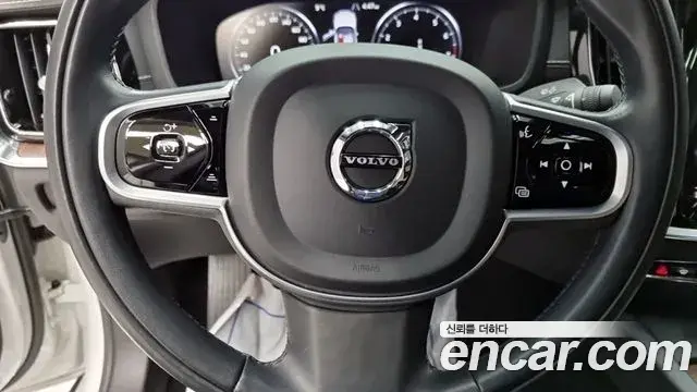 Volvo S60 2021 — Фото 15/18