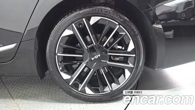Kia K8 2025 — Şəkil 35/36