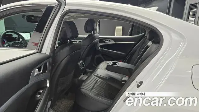 Genesis G70 2019 — ფოტო 4/20
