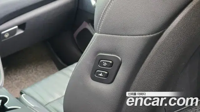 Genesis G70 2019 — ფოტო 8/20