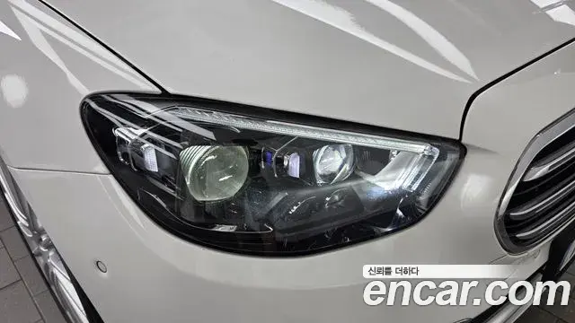Mercedes-Benz E-Class 2022 — Şəkil 10/33