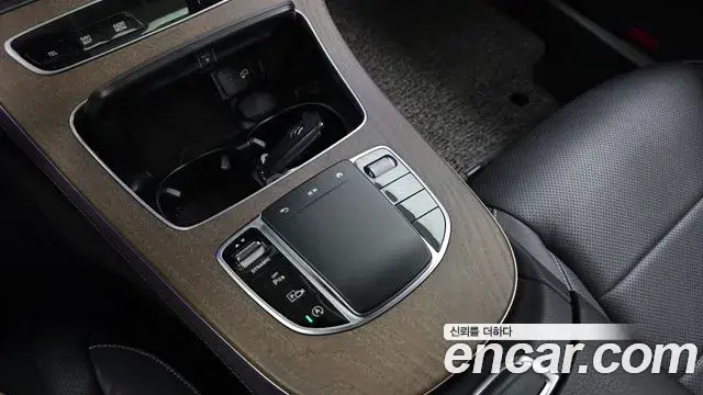 Mercedes-Benz E-Class 2022 — Şəkil 4/33