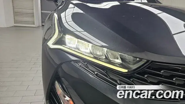 Kia K5 2023 — Şəkil 19/30