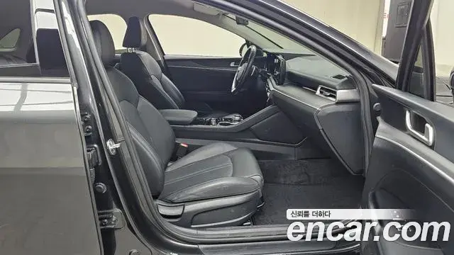 Kia K5 2023 — Şəkil 1/30