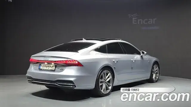 Audi A7 2021 — Фото 1/20