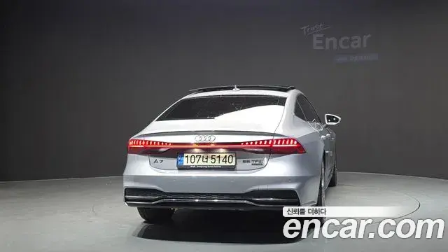Audi A7 2021 — Фото 3/20