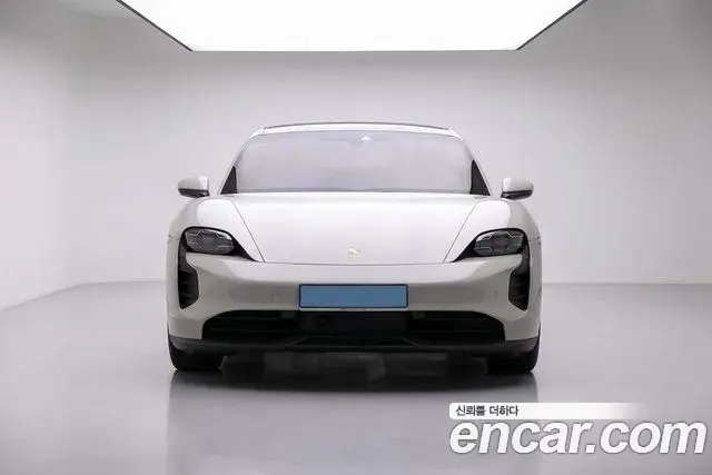 Porsche Taycan 2021 — Photo 19/20