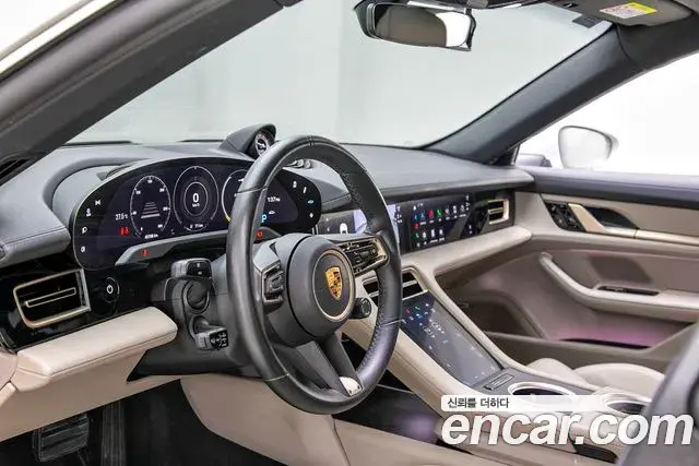 Porsche Taycan 2021 — Photo 13/20