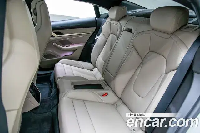 Porsche Taycan 2021 — Photo 12/20