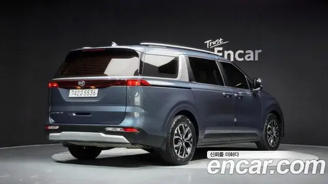 Kia Carnival 2021 — Photo 2/20