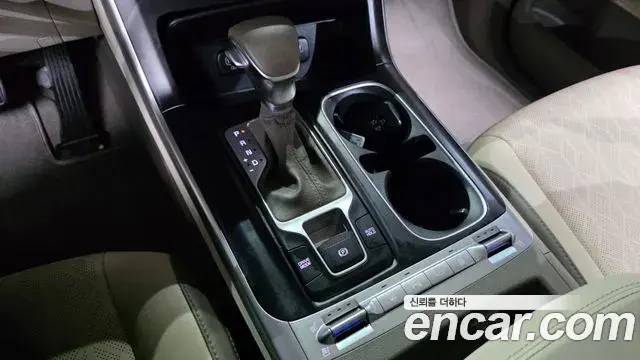 Kia Carnival 2021 — Photo 9/20