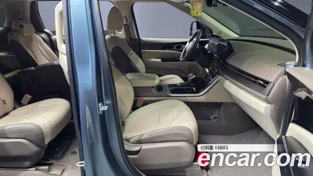 Kia Carnival 2021 — Photo 11/20