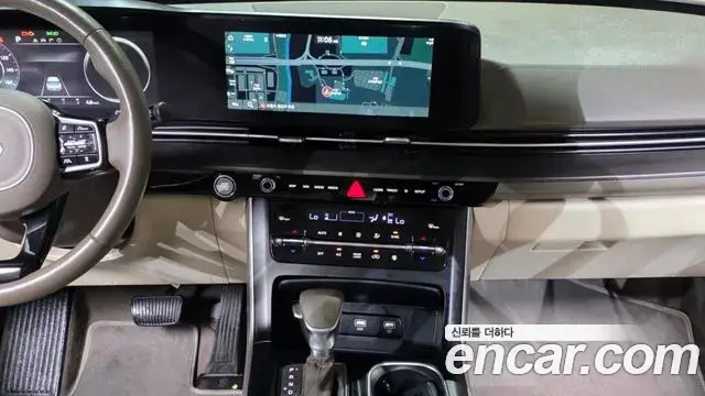 Kia Carnival 2021 — Photo 14/20