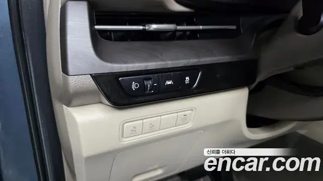 Kia Carnival 2021 — Photo 17/20