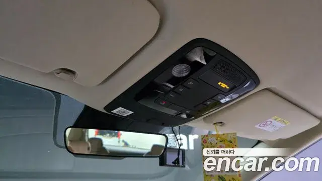 Kia Carnival 2021 — Photo 18/20