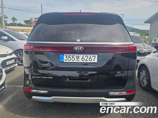 Kia Carnival 2021 — Фото 4/20