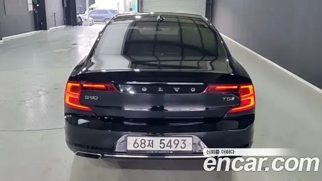 Volvo S90 2018 — Şəkil 13/18