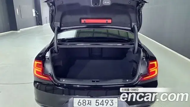 Volvo S90 2018 — Şəkil 17/18
