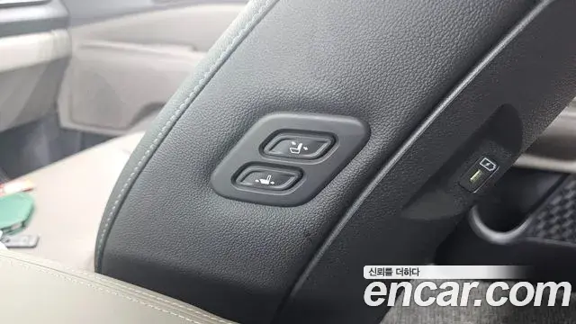 Kia Carnival 2025 — Фото 17/20