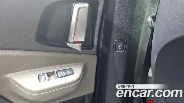 Kia Carnival 2025 — Photo 2/32