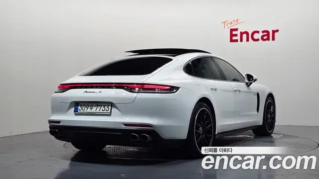 Porsche Panamera 2021 — Фото 2/20