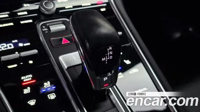 Porsche Panamera 2021 — Фото 9/20