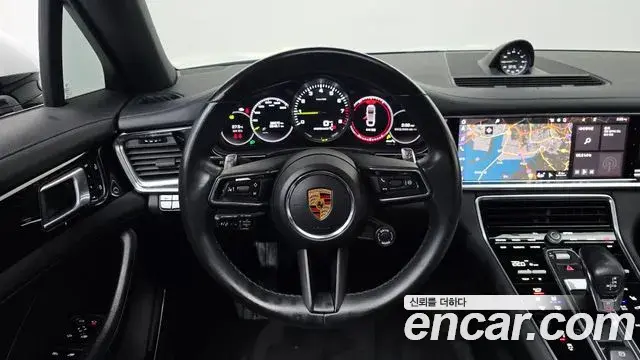Porsche Panamera 2021 — Фото 17/20