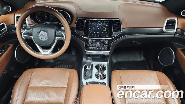 Jeep Grand Cherokee 2020 — Şəkil 29/35