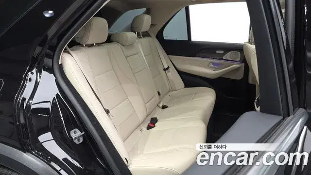 Mercedes-Benz GLE-Class 2023 — ფოტო 17/20