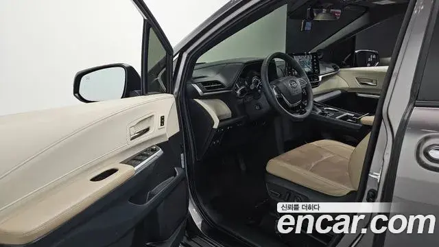 Toyota Sienna 2022 — Photo 8/38