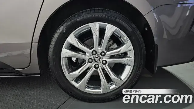 Toyota Sienna 2022 — Photo 37/38