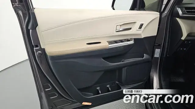 Toyota Sienna 2022 — Photo 35/38