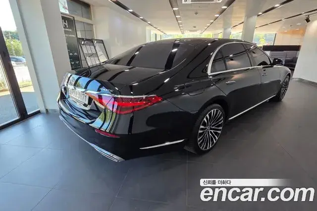 Mercedes-Benz S-Class 2023 — ფოტო 17/20
