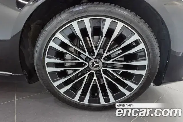Mercedes-Benz S-Class 2023 — ფოტო 8/20