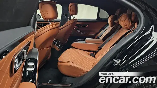 Mercedes-Benz S-Class 2023 — Photo 20/31