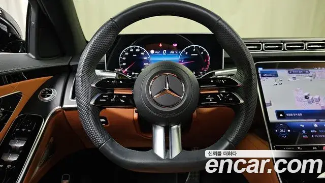 Mercedes-Benz S-Class 2023 — Photo 15/31