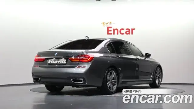 BMW 7 Series 2018 — Photo 2/20
