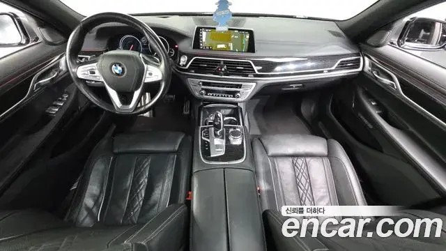 BMW 7 Series 2018 — Photo 7/20