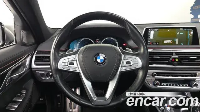 BMW 7 Series 2018 — Photo 13/20