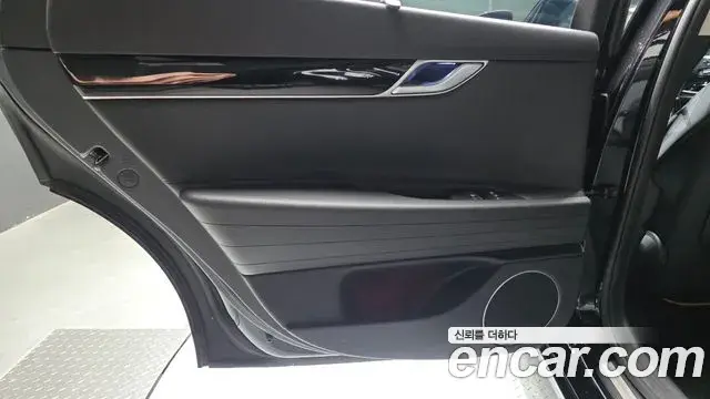 Genesis G80 2021 — Şəkil 30/31