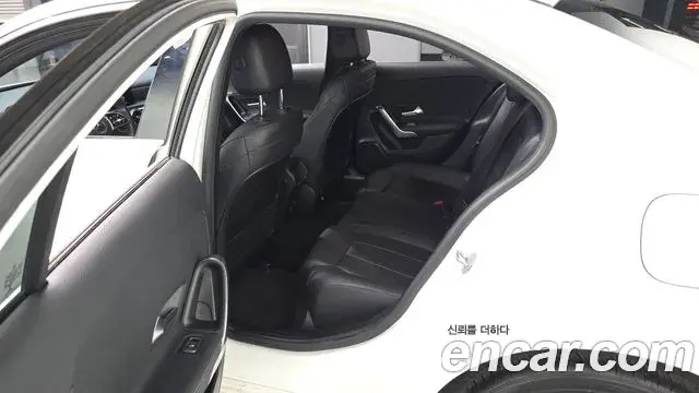Mercedes-Benz A-Class 2021 — Şəkil 11/20