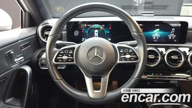 Mercedes-Benz A-Class 2021 — Şəkil 13/20