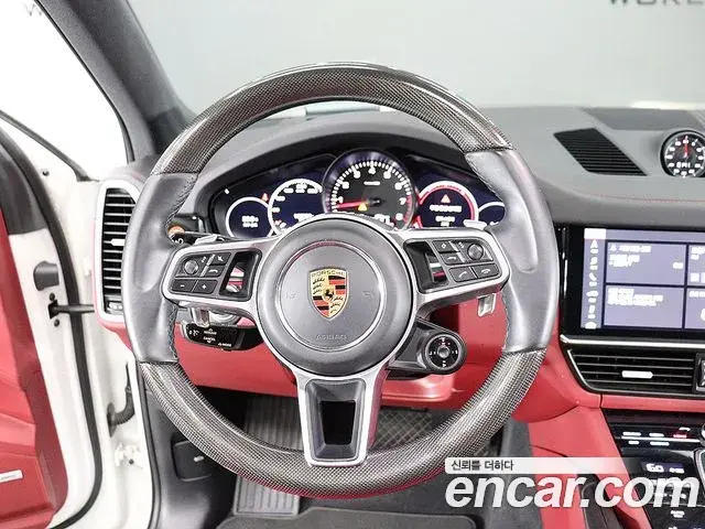 Porsche Cayenne 2019 — Фото 11/20