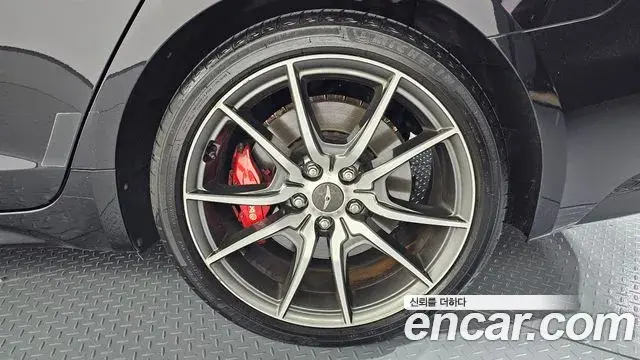 Genesis G70 2020 — Photo 3/35