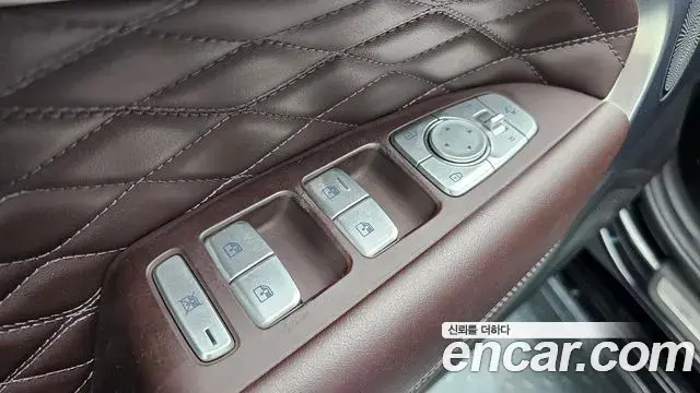 Genesis G70 2020 — Photo 25/35
