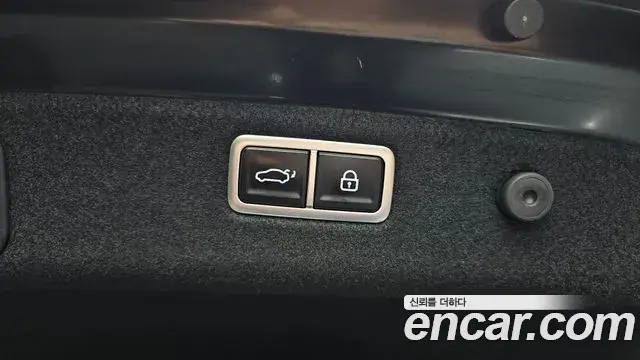 Genesis G70 2020 — Photo 22/35