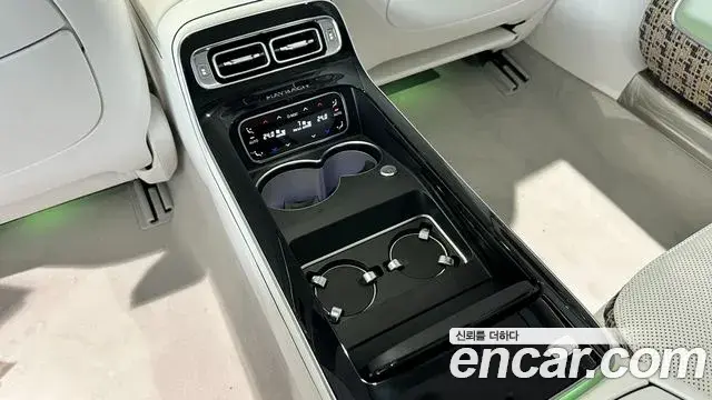 Mercedes-Benz S-Class 2023 — ფოტო 13/20