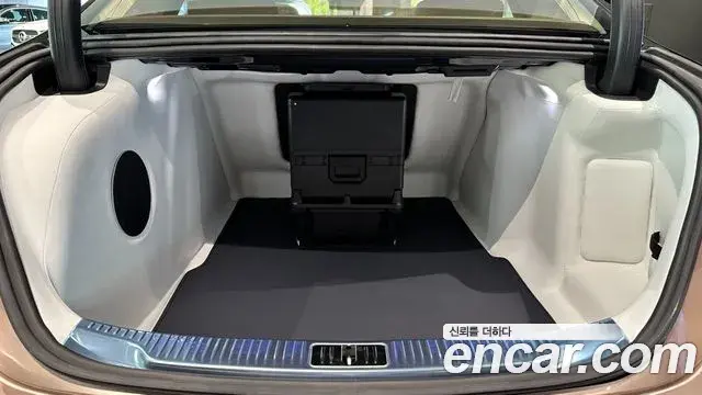 Mercedes-Benz S-Class 2023 — ფოტო 16/20